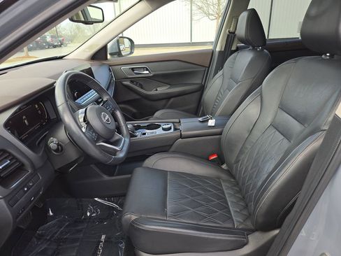 Used 2023 Nissan Rogue Platinum w/ Platinum Premium Package image 17