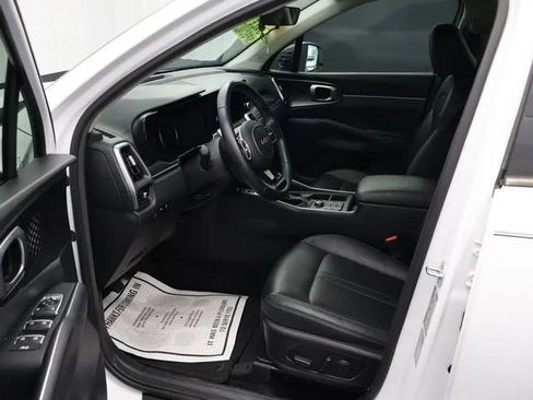 Used 2022 Kia Sorento S FWD image 14