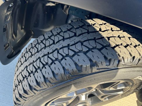 Used 2022 Jeep Cherokee Latitude image 14