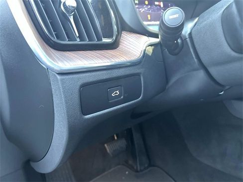 Used 2024 Volvo XC60 B5 Plus w/ Protection Package Premier image 22