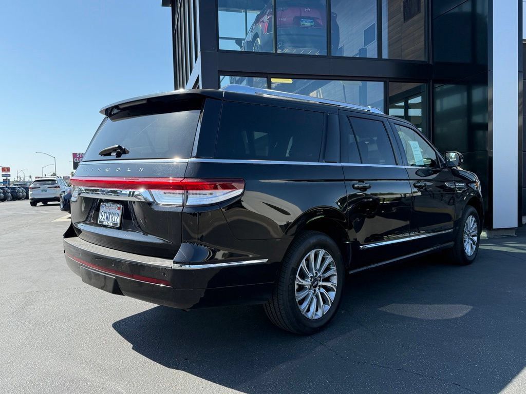 Used 2022 Lincoln Navigator L 4WD image 12