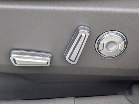 Used 2024 Lincoln Nautilus Premier w/ Equipment Group 102A image 18