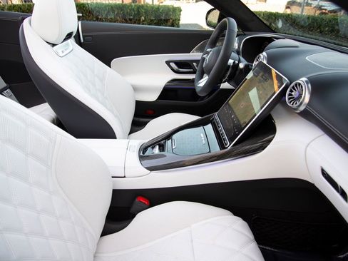 New 2026 Mercedes-Benz SL 63 AMG 4MATIC image 19