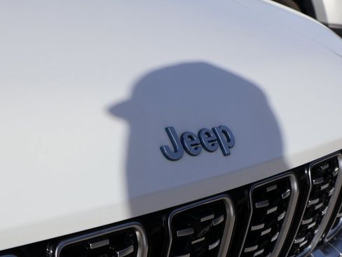 Used 2022 Jeep Grand Cherokee Summit w/ Advanced Protech Group IV image 5