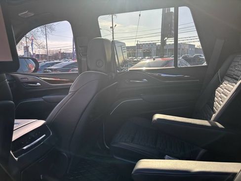 Used 2023 Cadillac Escalade Sport Platinum w/ LPO, ONYX Package AWD/4WD image 14