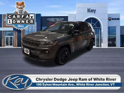 Used 2022 Jeep Compass Altitude w/ Sun and Sound Group image 1