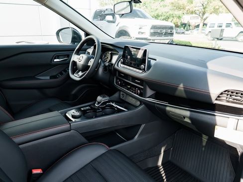 New 2026 Nissan Rogue SV image 28