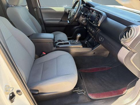 Used 2020 Toyota Tacoma SR image 27