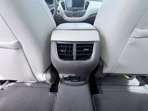 Used 2024 Chevrolet Malibu LT image 26