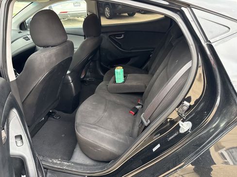 Used 2014 Hyundai Elantra SE image 14