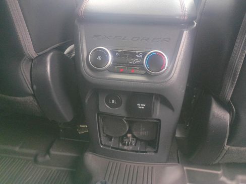 Used 2025 Ford Explorer ST AWD/4WD image 9
