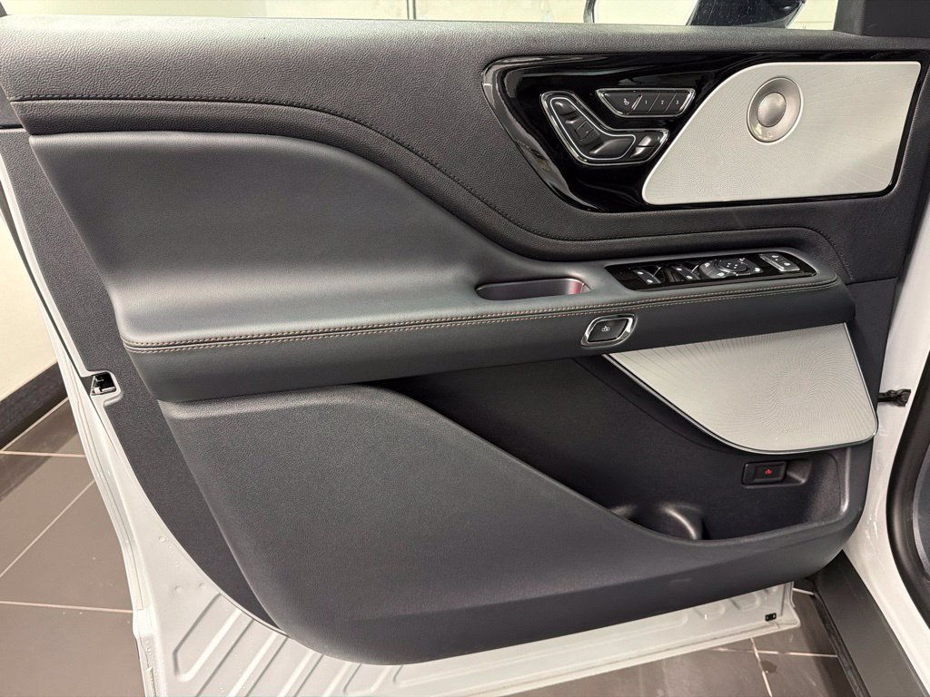 New 2027 Lincoln Aviator Reserve AWD/4WD image 30
