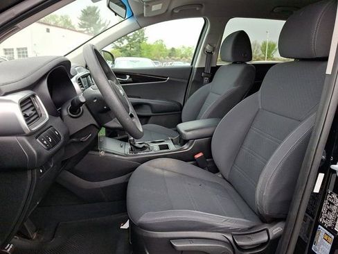 Used 2019 Kia Sorento AWD image 18