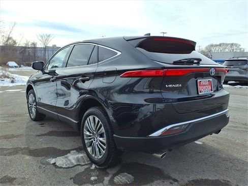 Used 2024 Toyota Venza Limited image 5