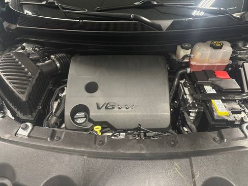 Used 2023 Chevrolet Traverse LT image 44