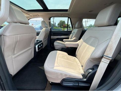 Used 2022 Ford Expedition Limited AWD/4WD image 18