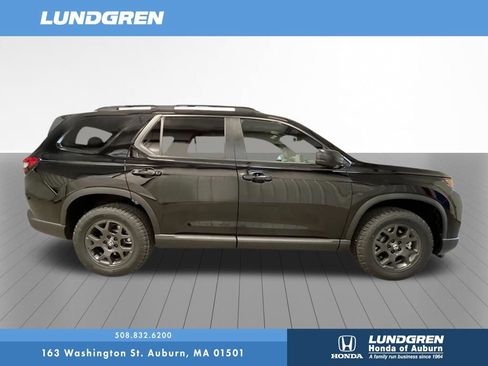 New 2026 Honda Pilot TrailSport image 6