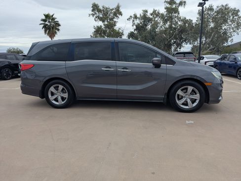 Used 2019 Honda Odyssey EX image 2