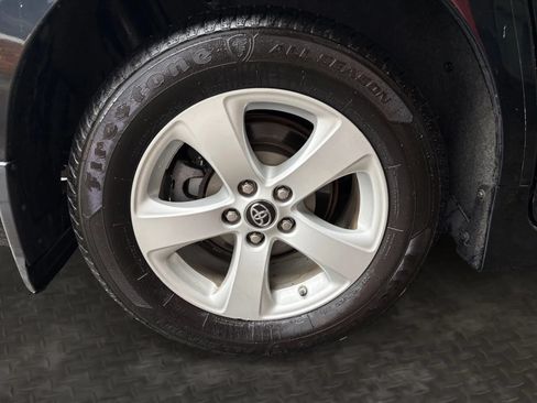 Used 2020 Toyota Sienna L FWD image 38
