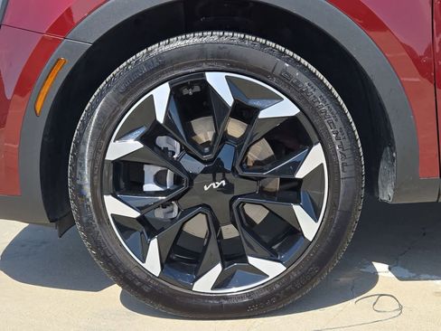 Used 2024 Kia Sorento EX w/ Panoramic Sunroof Package image 12