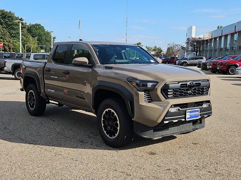 New 2026 Toyota Tacoma TRD Off-Road w/ TRD Off Road Upgrade Package AWD/4WD image 3