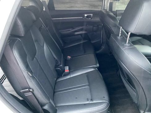 Used 2025 Kia Sorento S AWD/4WD image 10