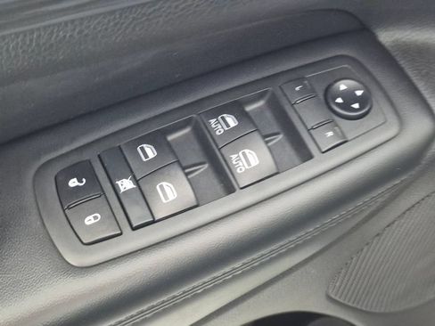 Used 2020 Jeep Grand Cherokee Laredo RWD image 12
