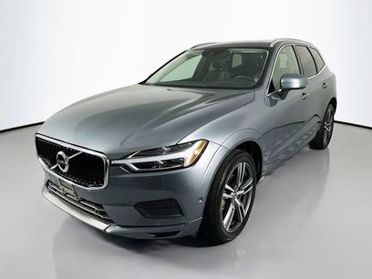Used 2018 Volvo XC60 T5 Momentum w/ Vision Package