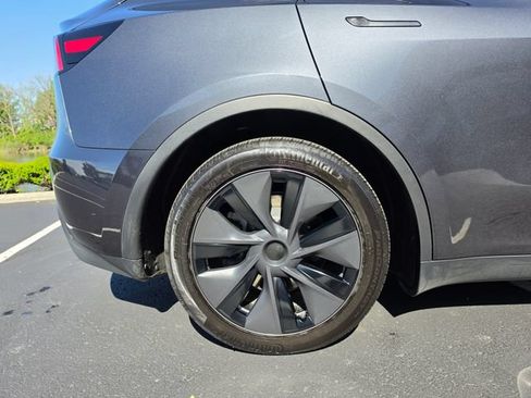 Used 2025 Tesla Model Y Long Range RWD image 7