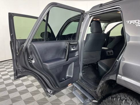 Used 2020 Toyota 4Runner TRD Off-Road AWD/4WD image 39