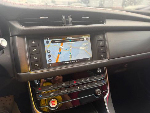 Used 2016 Jaguar XF S RWD image 17