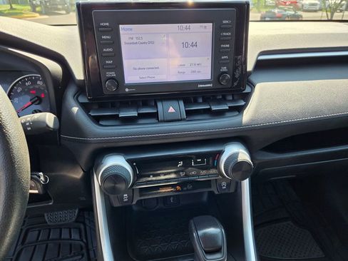 Used 2021 Toyota RAV4 LE AWD/4WD image 15