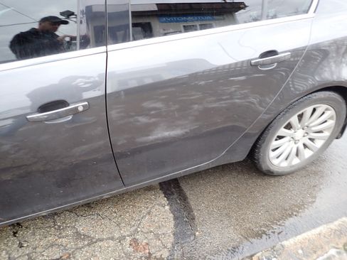 Used 2011 Buick Regal CXL Turbo w/ TO2 Preferred Equipment Group image 12