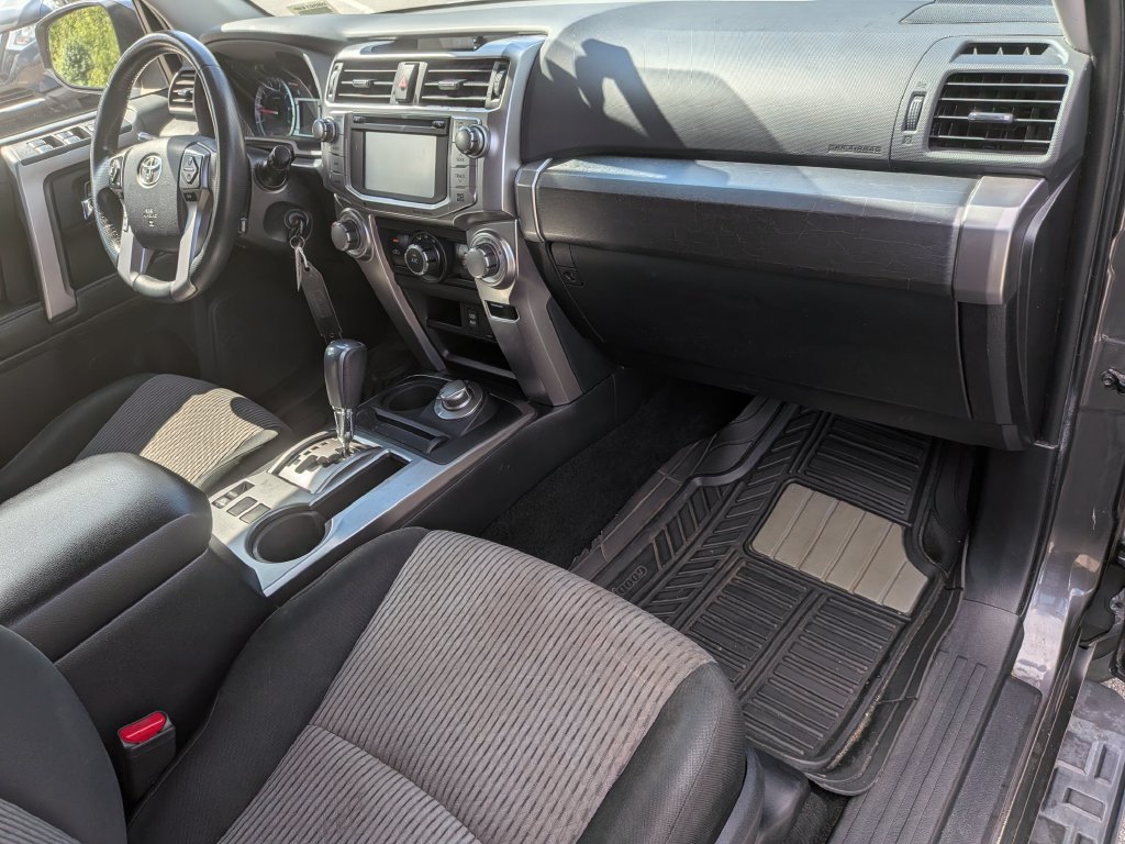 Used 2019 Toyota 4Runner SR5 AWD/4WD image 28