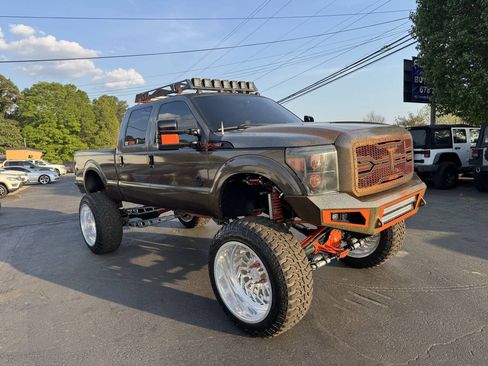 Used 2014 Ford F250 XLT w/ XLT Value Package AWD/4WD image 4