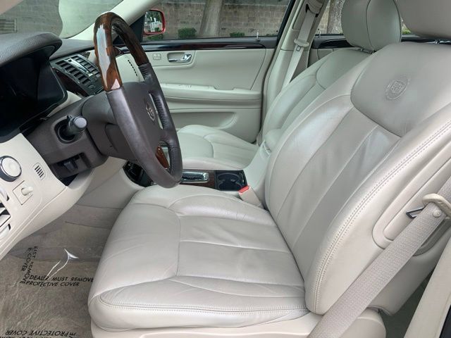 Used 2010 Cadillac DTS Luxury FWD image 11