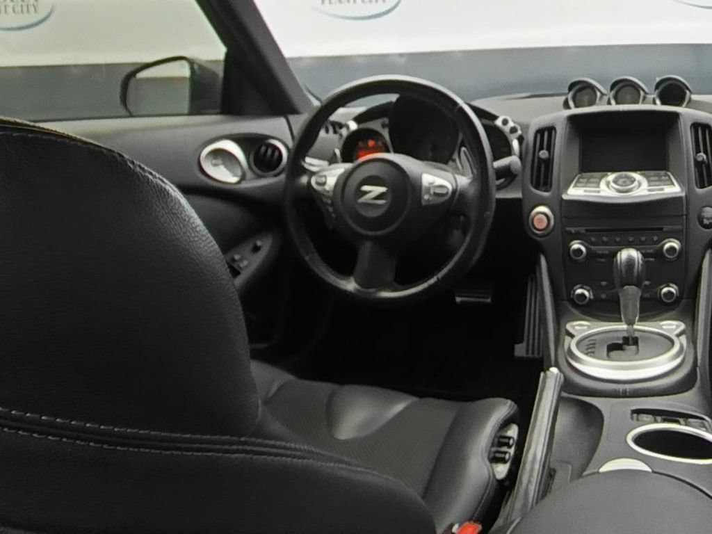 Used 2020 Nissan 370Z Touring Sport RWD image 16