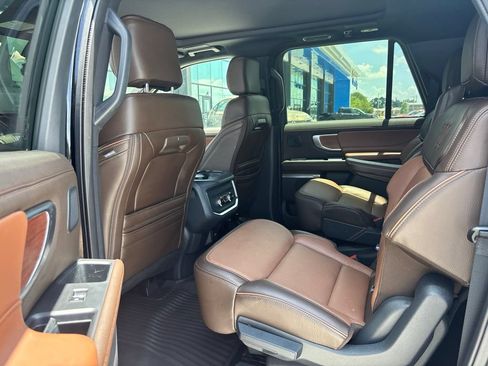 Used 2025 Ford Expedition Max King Ranch AWD/4WD image 7