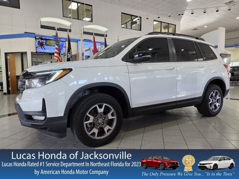 Used 2023 Honda Passport TrailSport image 1