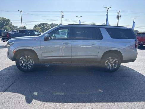 Used 2024 Chevrolet Suburban Z71 w/ Luxury Package AWD/4WD image 4