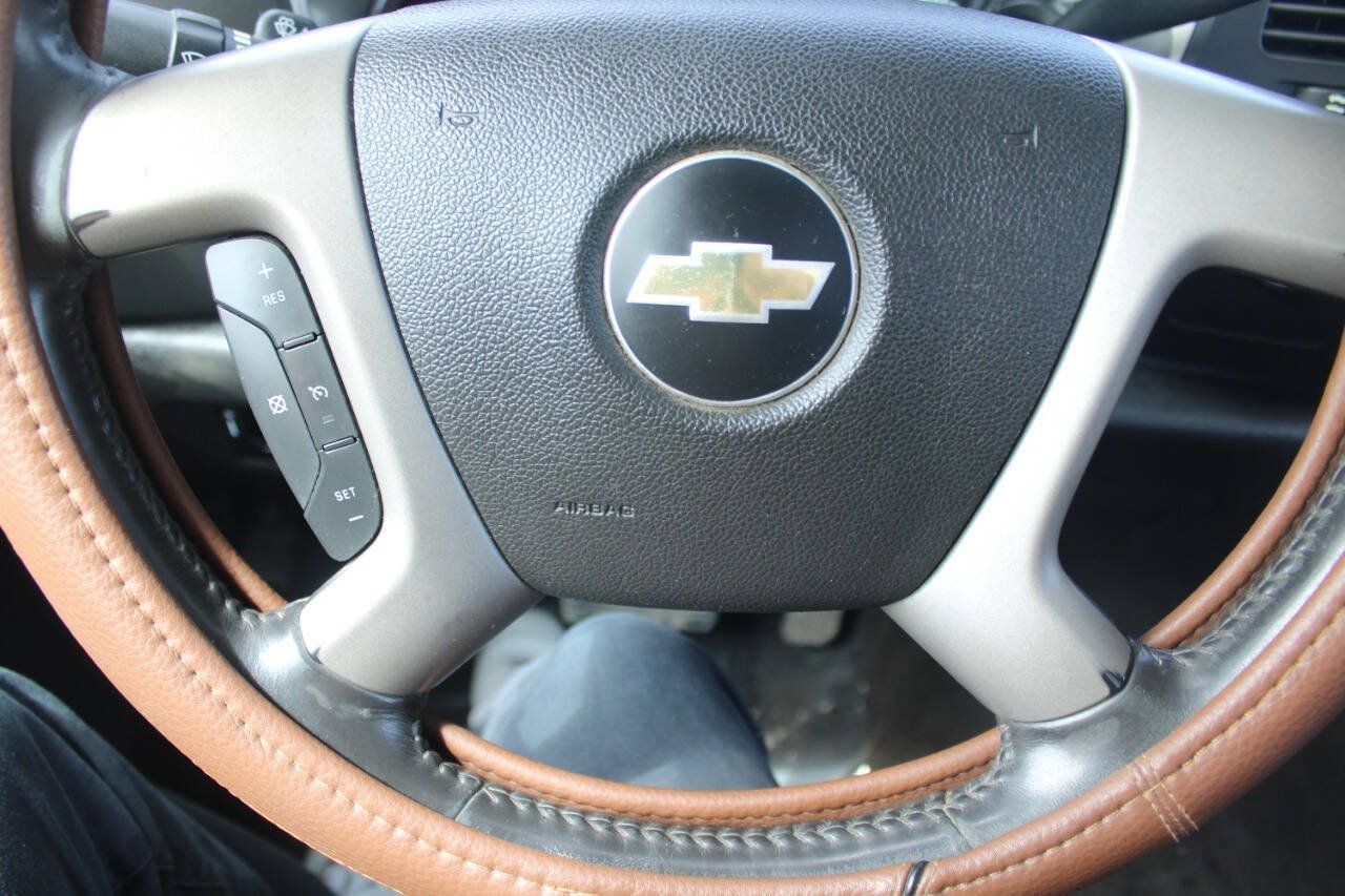 Used 2014 Chevrolet Silverado 2500 LT w/ Convenience Package AWD/4WD image 10