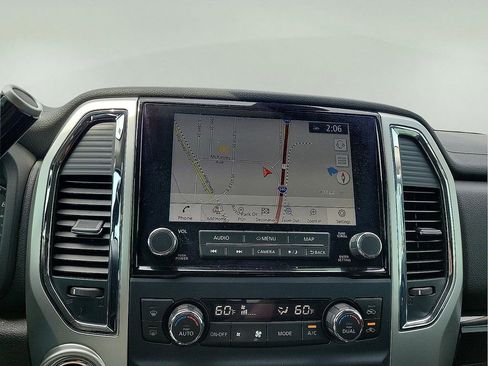 Used 2021 Nissan Titan SV w/ SV Convenience Package image 15