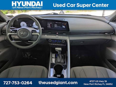 Used 2023 Hyundai Elantra SEL w/ Convenience Package image 14