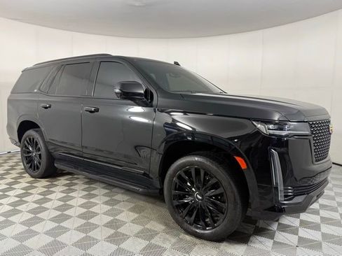 Used 2023 Cadillac Escalade Premium Luxury image 9