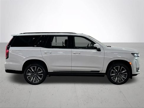Used 2022 Cadillac Escalade Sport Platinum w/ Heavy-Duty Trailer Package AWD/4WD image 9