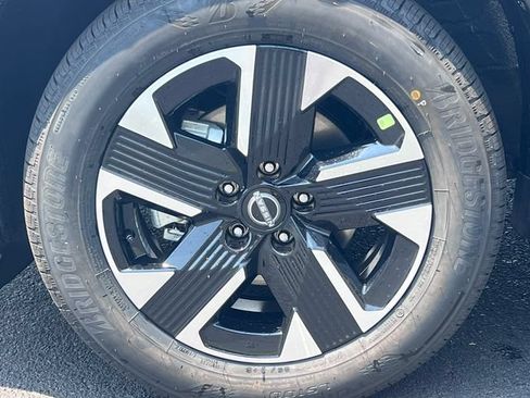 New 2026 Nissan Kicks SV w/ Cold Weather Package AWD/4WD image 5