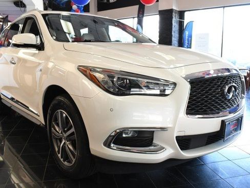 Used 2020 INFINITI QX60 Luxe w/ Essential Package AWD/4WD image 3