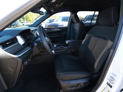 New 2025 Jeep Grand Cherokee Laredo X image 24