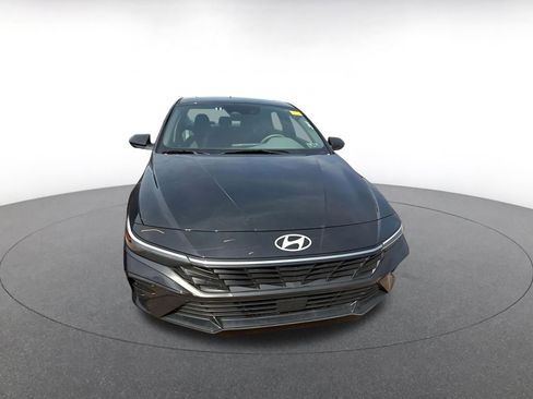 Used 2025 Hyundai Elantra SEL image 5