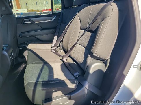 Used 2025 GMC Acadia Elevation image 11